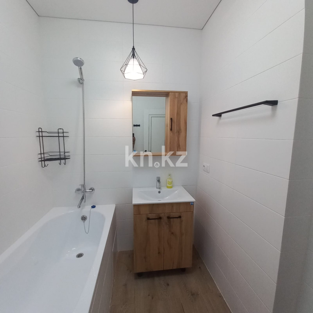 Продажа 2-комнатной квартиры, 43 м², ул. Муканова, дом  78/3 в Караганде - фото 16