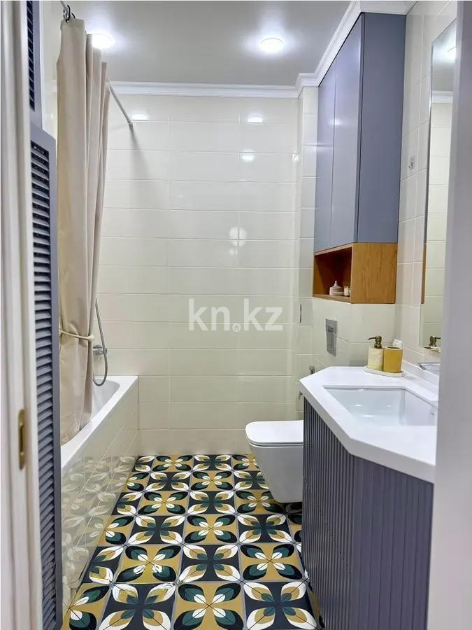 Продажа 2-комнатной квартиры, 47 м², ул. Тургута Озала, дом  194 в Алматы - фото 4