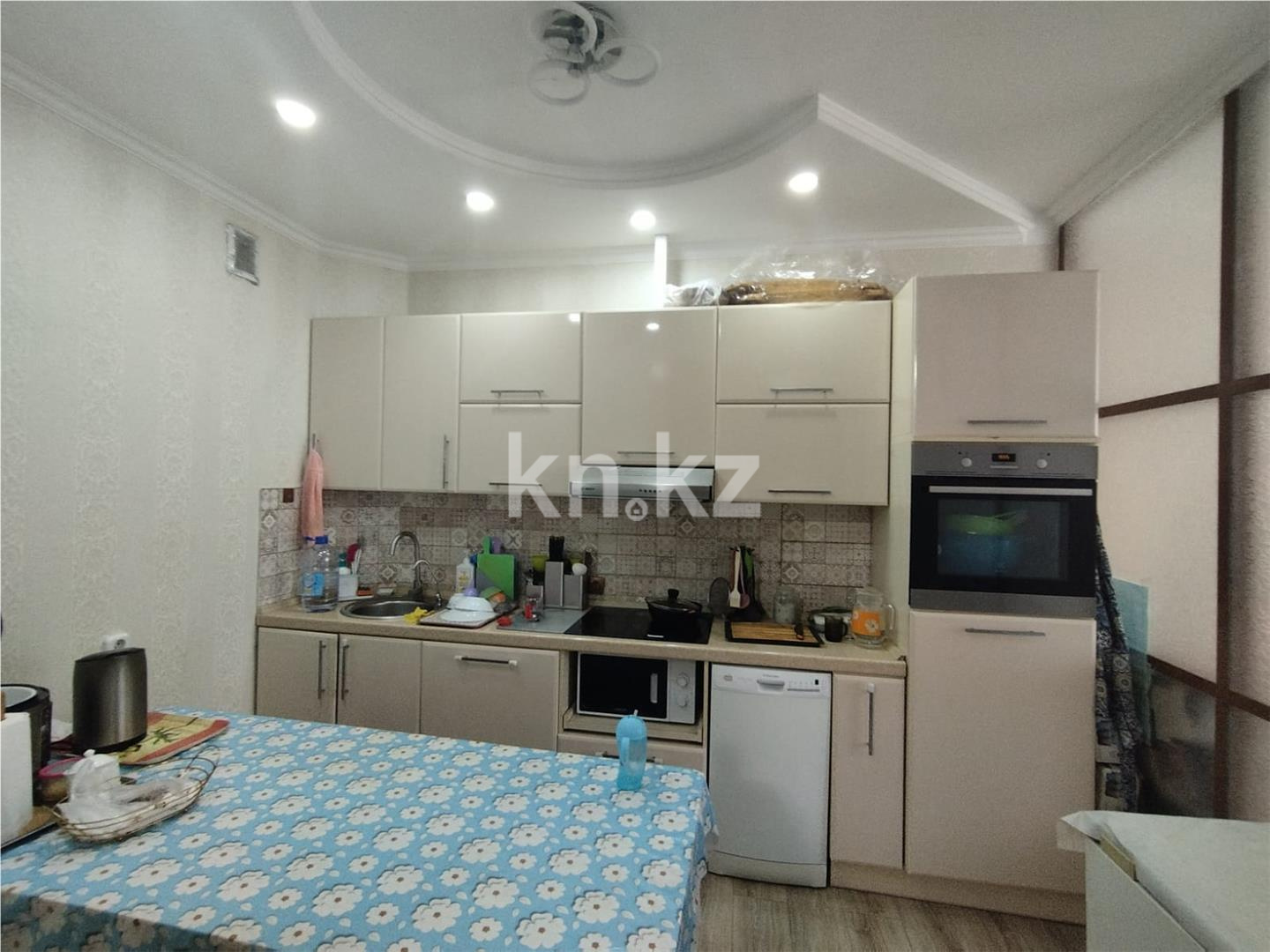 Продажа 3-комнатной квартиры, 70 м², ул. Сарыарка, дом  6 в Караганде - фото 9