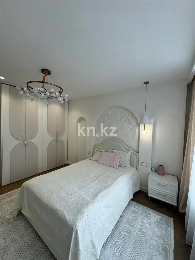 Продажа 8-комнатной квартиры, 330 м², пр. Туран, дом  83/1 в Астане - фото 2