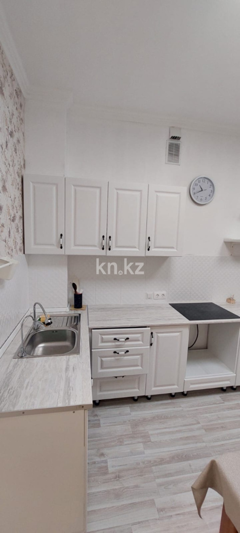 Аренда 2-комнатной квартиры, 57 м², ул. Кумисбекова, дом  11 в Астане