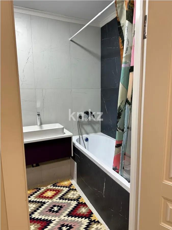 Продажа 2-комнатной квартиры, 70 м², мкр-н Кайрат, дом  303 в Алматы - фото 6