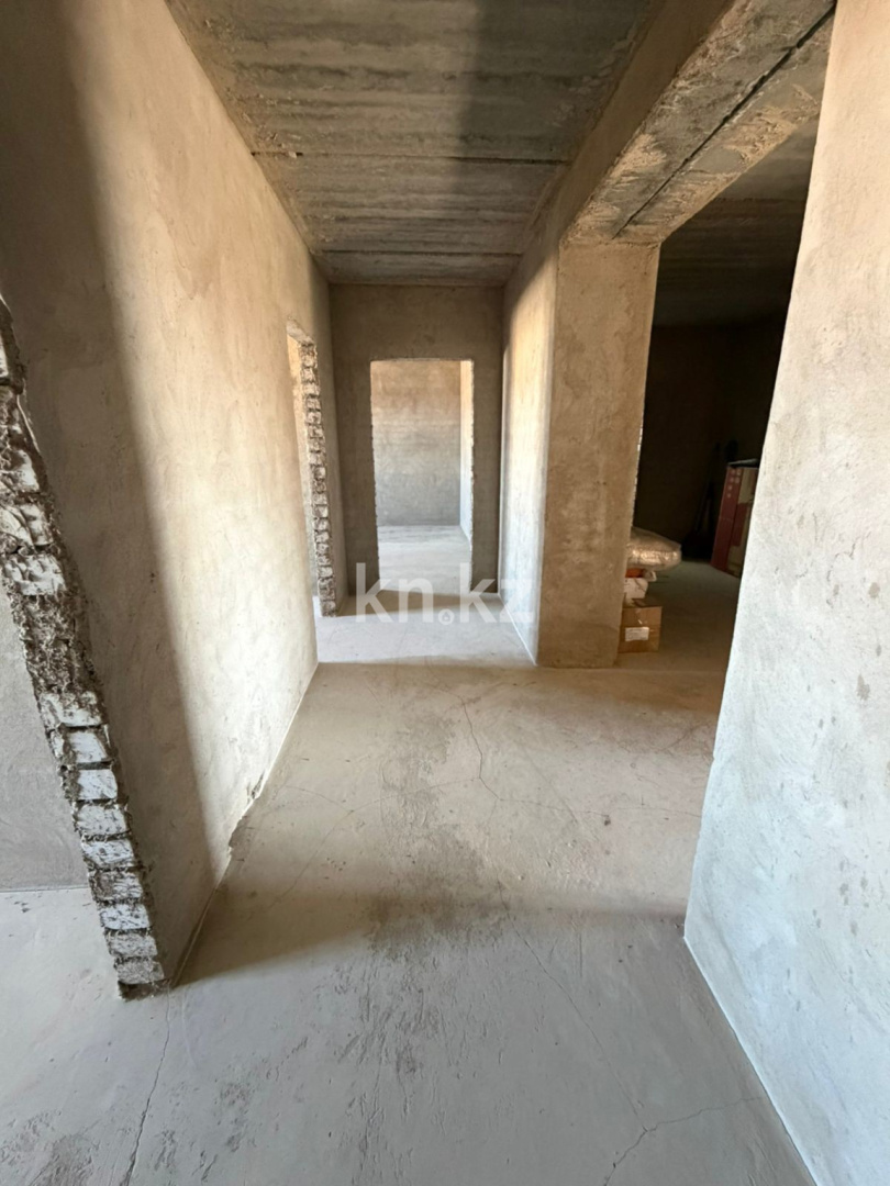 Продажа 3-комнатной квартиры, 119.6 м² в Уральске - фото 4