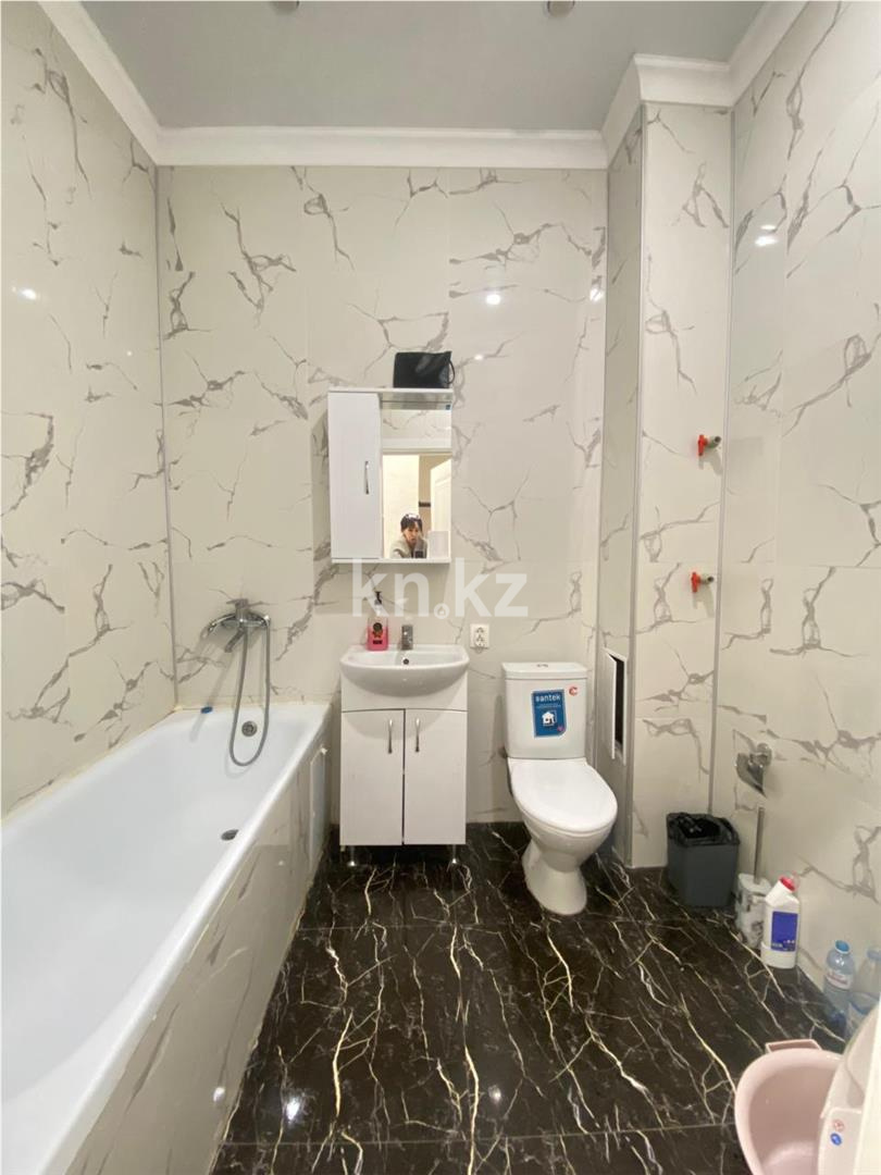 Продажа 2-комнатной квартиры, 61.5 м², ул. Омарова в Астане - фото 8