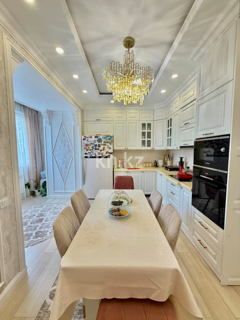 Продажа 4-комнатной квартиры, 140 м², пр. Шахтеров, дом  5/1 в Караганде - фото 4