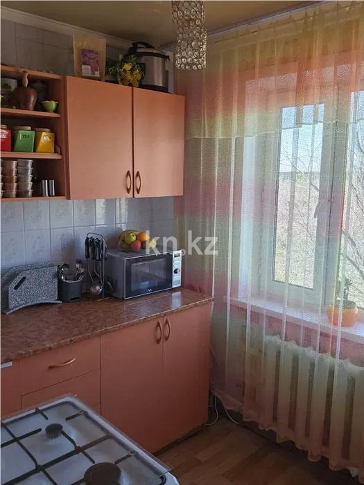 Продажа 3-комнатной квартиры, 62 м², ул. 4-й мик-н, дом  64 в Темиртау - фото 4