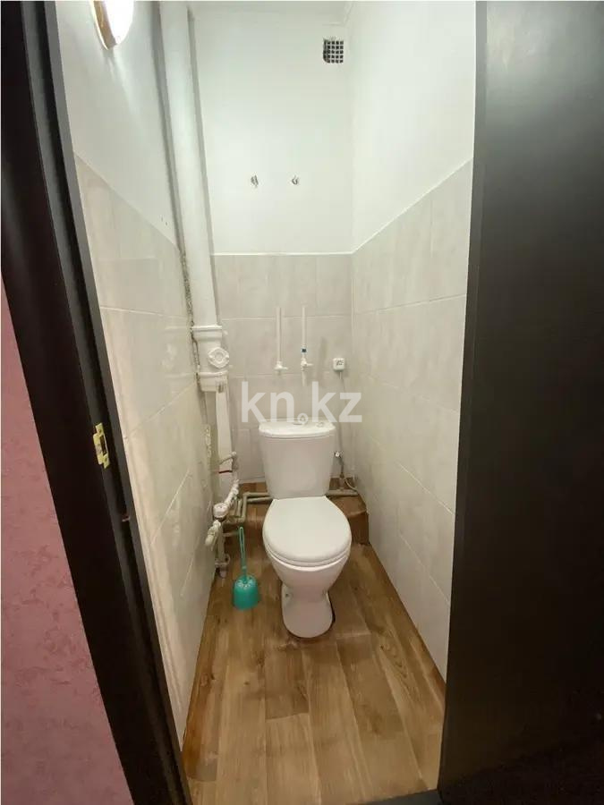 Продажа 1-комнатной квартиры, 41 м², мкр-н Голубые Пруды, дом  8 в Караганде - фото 2