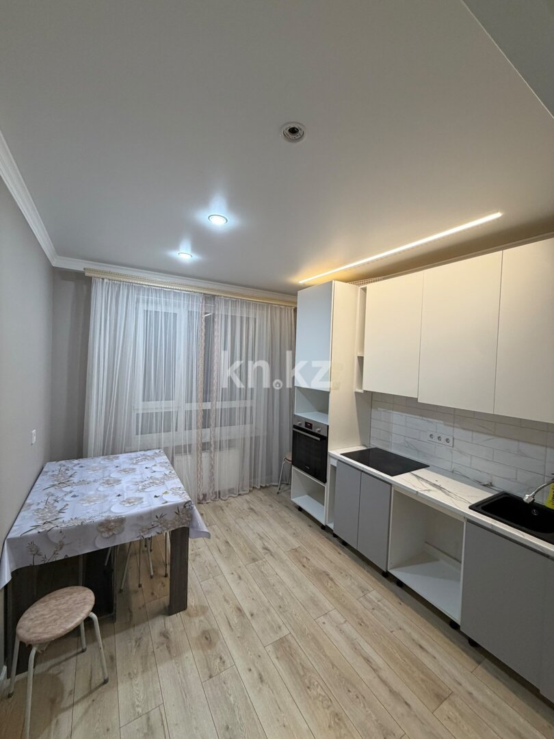 Аренда 2-комнатной квартиры, 60 м² в Астане