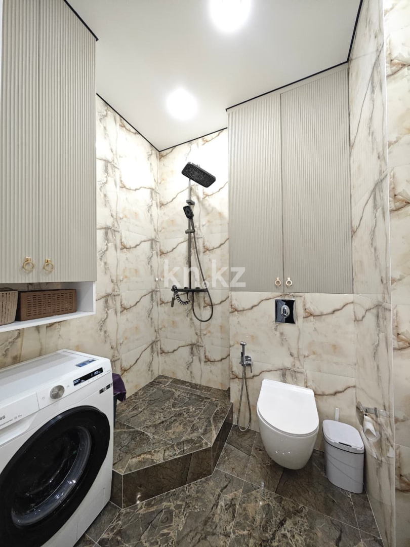 Продажа 3-комнатной квартиры, 74 м², ул. Букетова, дом  3/5 в Караганде - фото 10