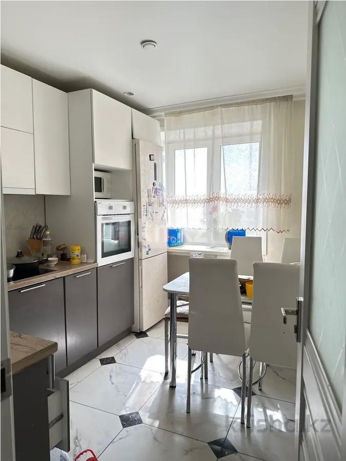 Продажа 4-комнатной квартиры, 80 м², пр. Республики, дом  18 в Караганде - фото 3