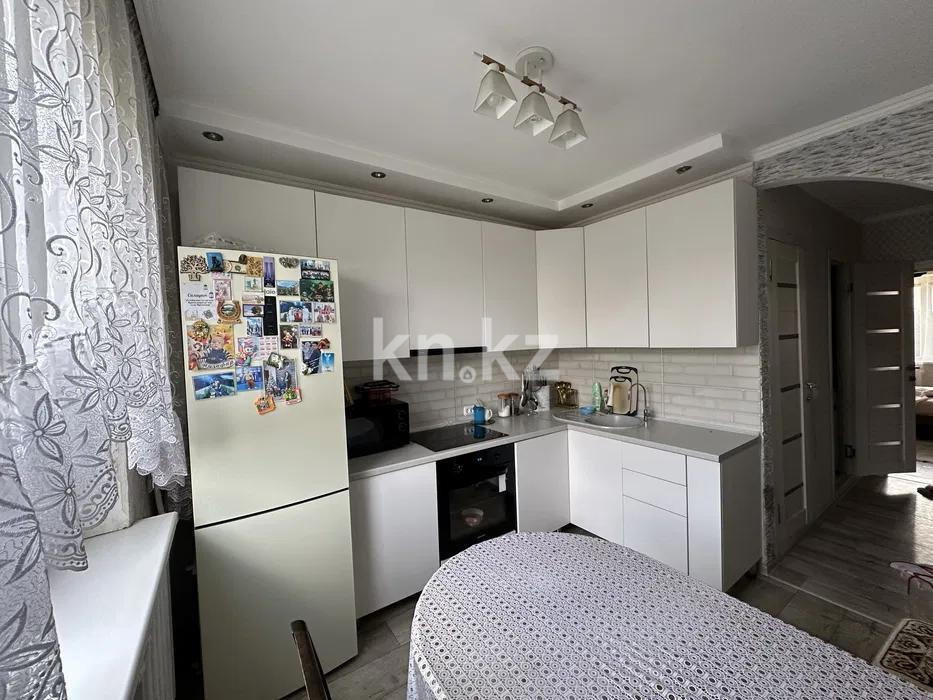 Продажа 3-комнатной квартиры, 62 м², мкр. Восток-3, дом  17 в Караганде - фото 5