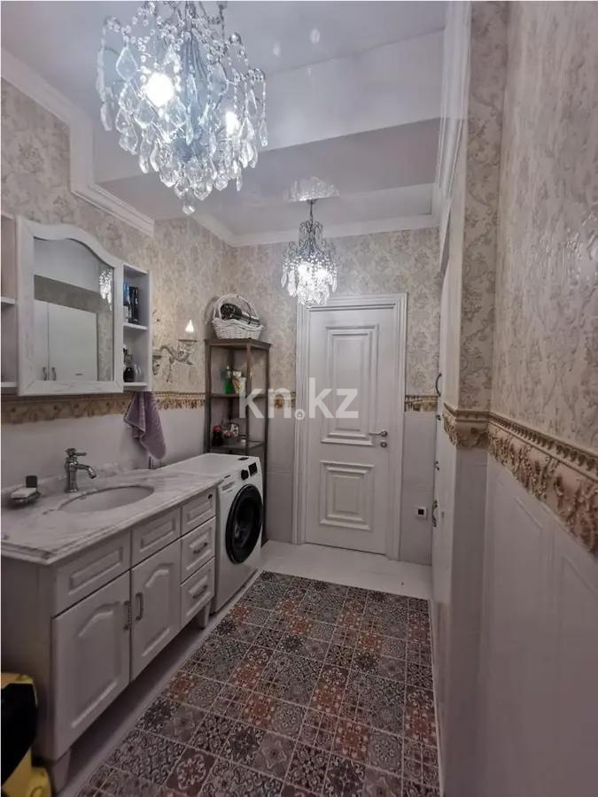 Продажа 2-комнатной квартиры, 108 м², ул. Толе би, дом  286/5 в Алматы - фото 8