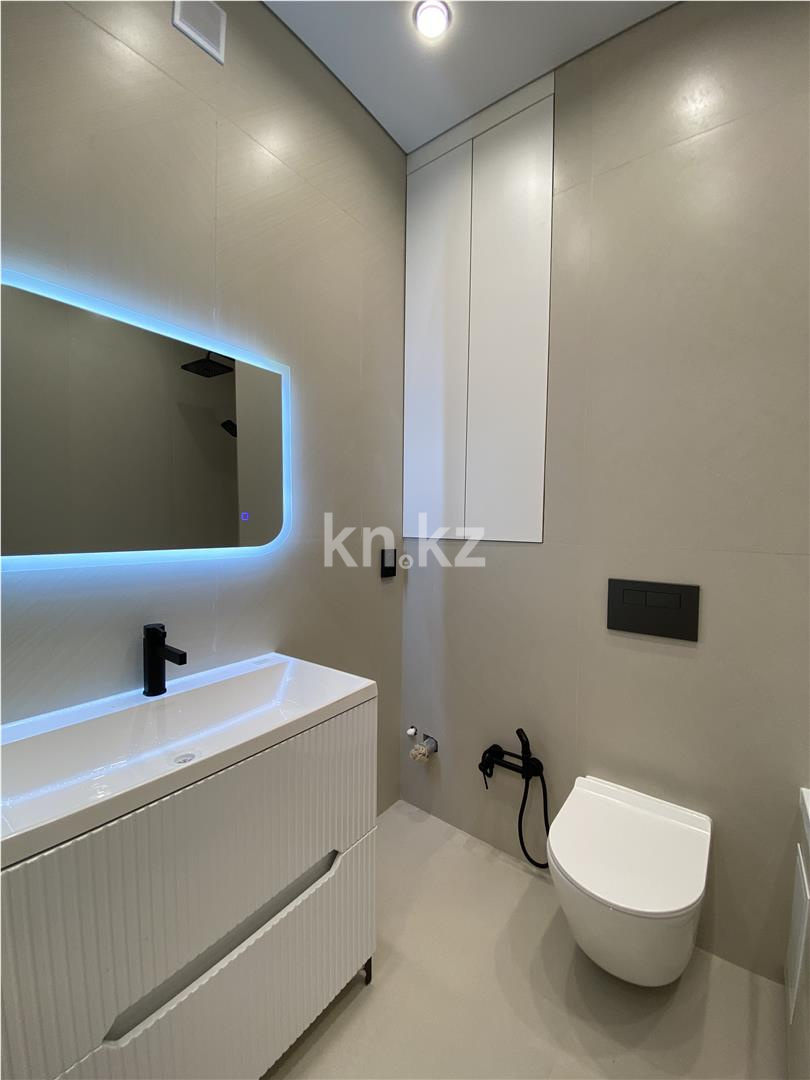 Продажа 3-комнатной квартиры, 77 м², ул. Букетова, дом  3/3 в Караганде - фото 16