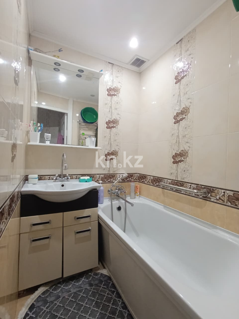 Продажа 5-комнатной квартиры, 84 м², мкр. Восток-2, дом  11 в Караганде - фото 8