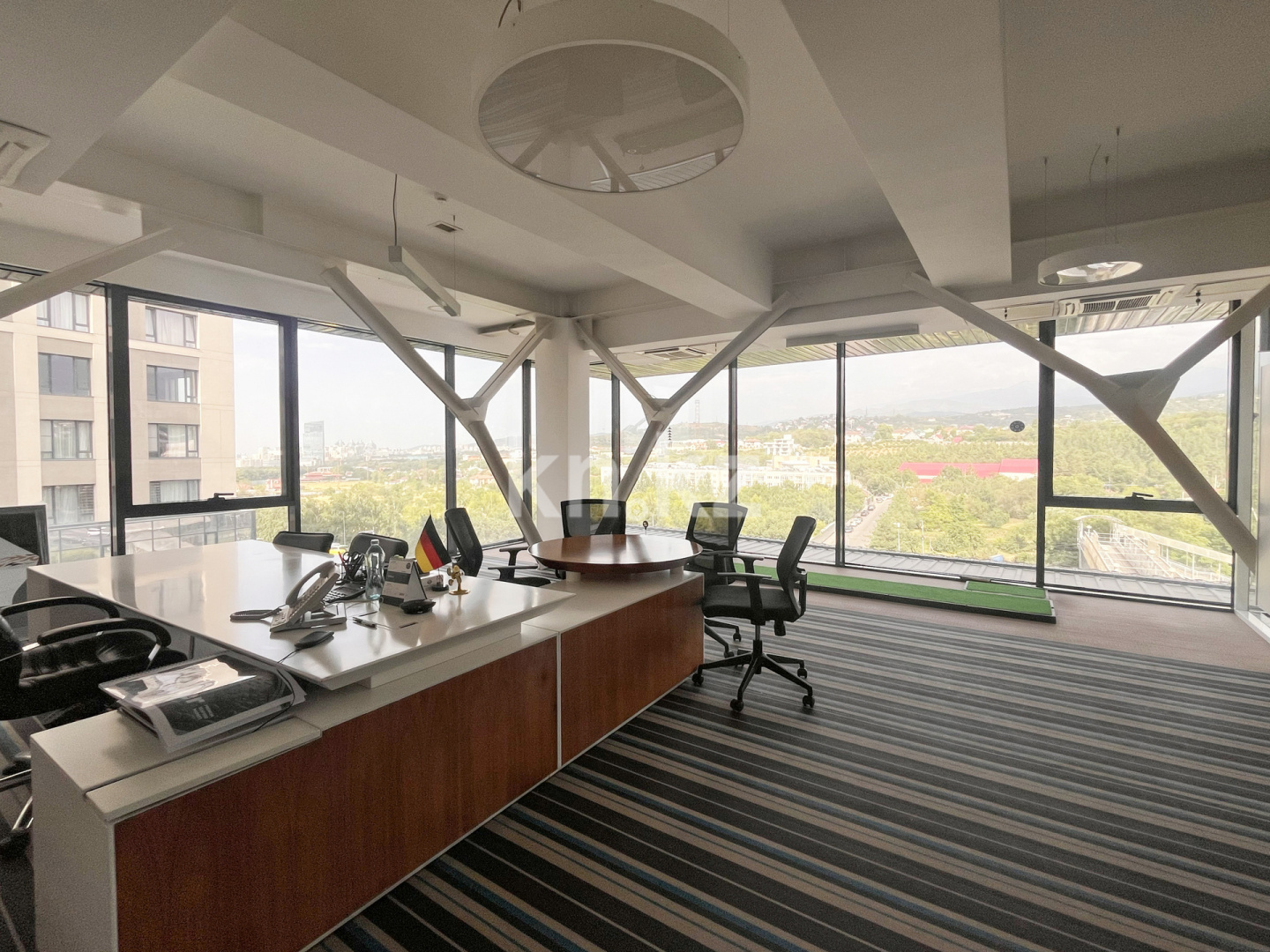 Продажа , 937 м², ул. Жарокова, дом  366 в Алматы