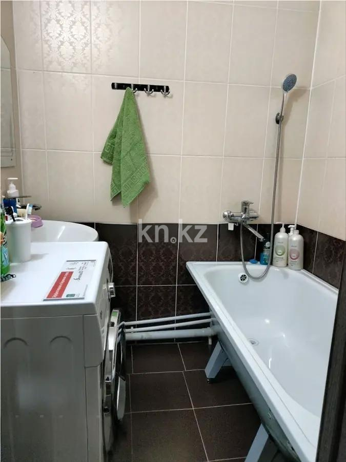 Продажа 2-комнатной квартиры, 49 м², мкр-н Восток-3, дом  14 в Караганде - фото 5