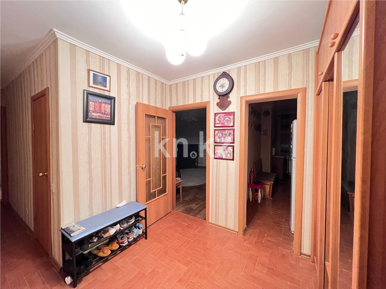 Продажа 3-комнатной квартиры, 75 м², ул. Сатыбалдина, дом  7/2 в Караганде - фото 8