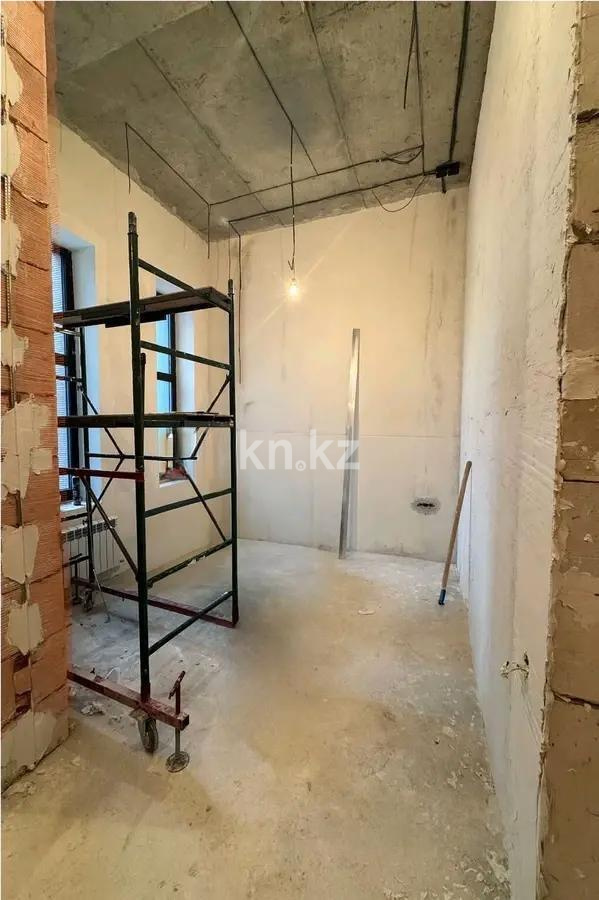 Продажа 3-комнатной квартиры, 130 м², ул. Аманжолова, дом  22 в Астане - фото 4