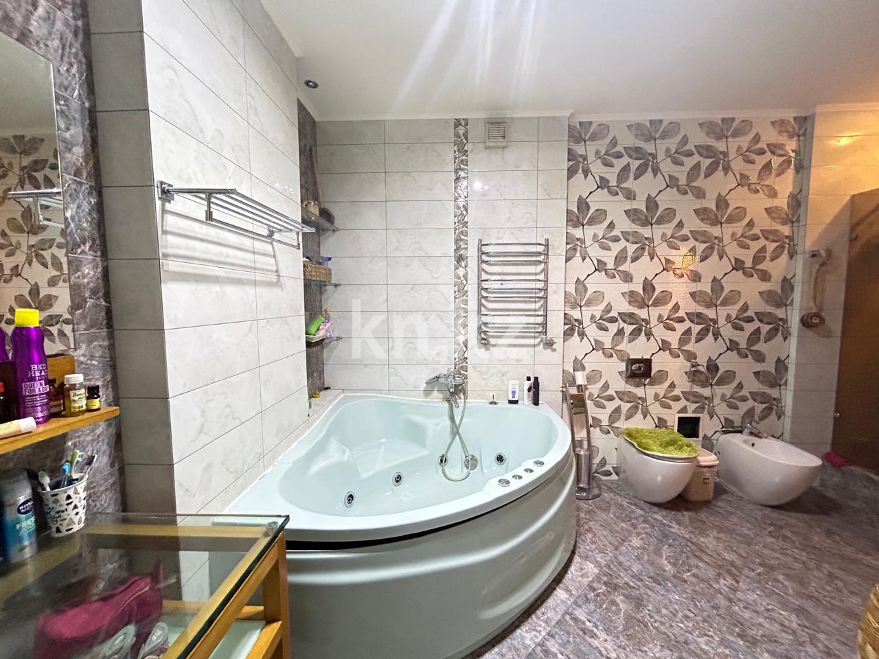 Продажа 5-комнатной квартиры, 162 м², пр. Республики в Астане - фото 21