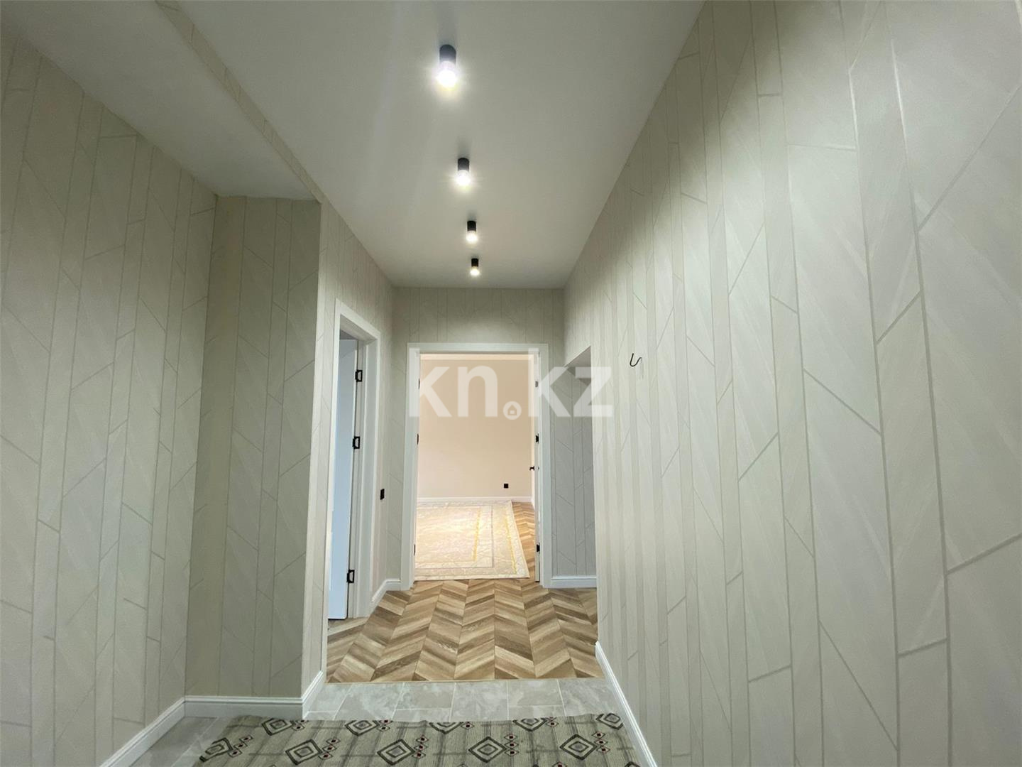 Продажа 3-комнатной квартиры, 98 м², пр. Строителей в Караганде - фото 11