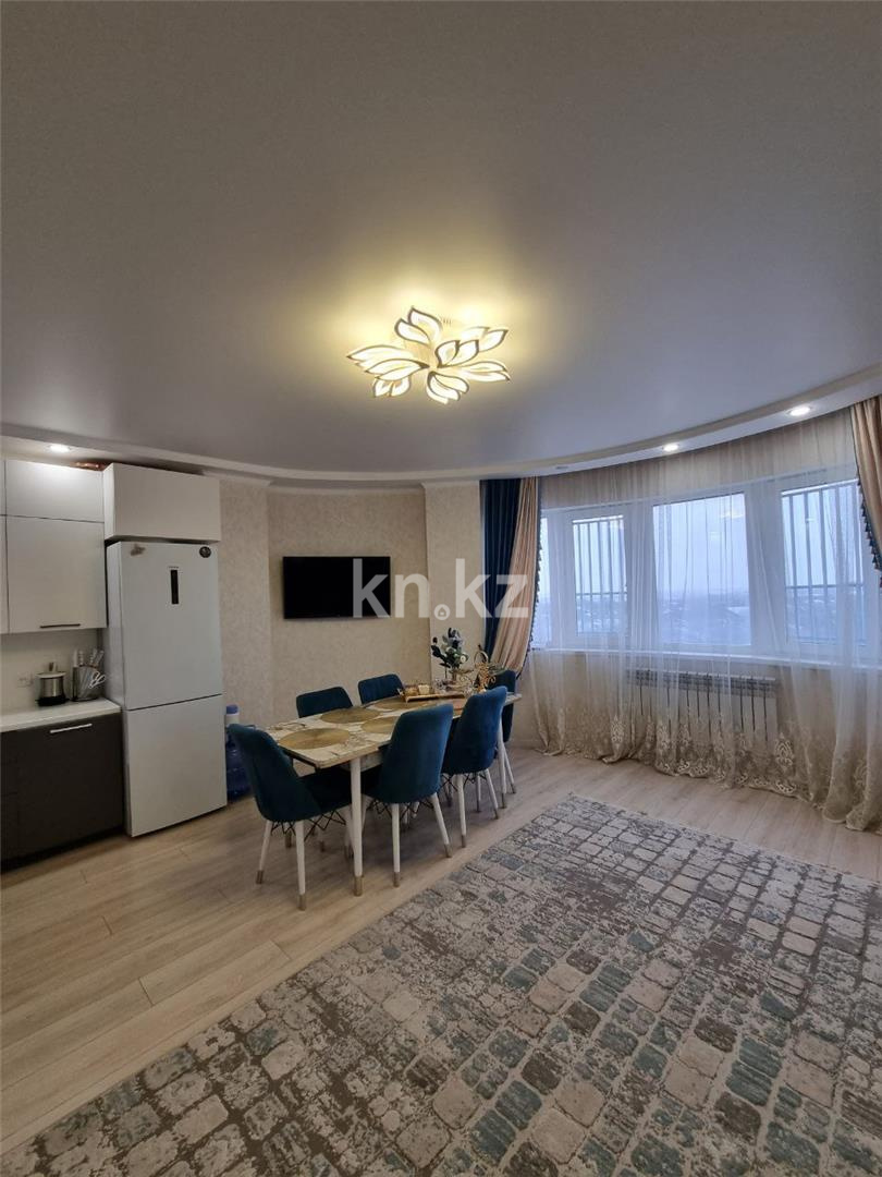 Продажа 3-комнатной квартиры, 75 м², ул. Абая, дом  61/2 в Караганде - фото 2