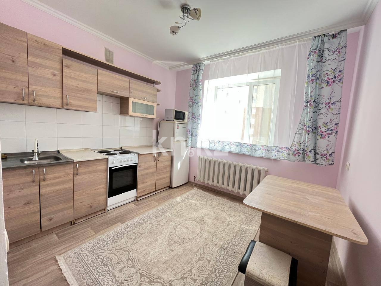 Аренда 1-комнатной квартиры, 40 м² в Астане