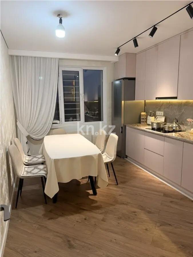 Продажа 2-комнатной квартиры, 72.2 м² в Алматы - фото 3