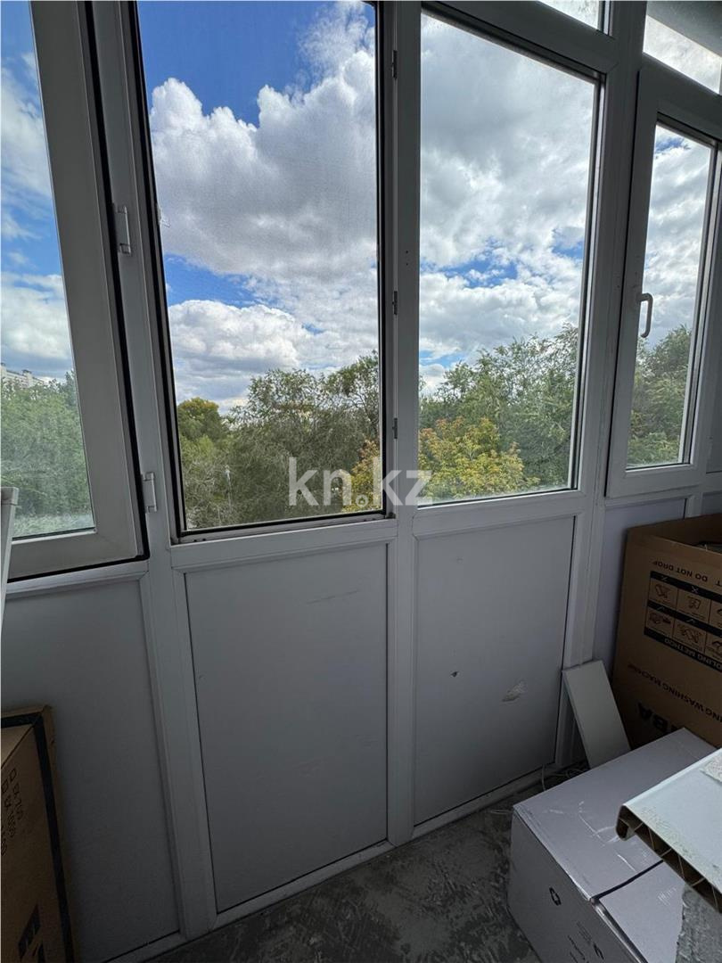 Продажа 3-комнатной квартиры, 50 м², ул. Аманжолова в Караганде - фото 8