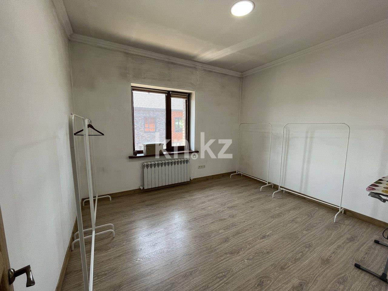 Продажа 8-комнатного дома, 478 м², ул. Жанибекова в Караганде - фото 9