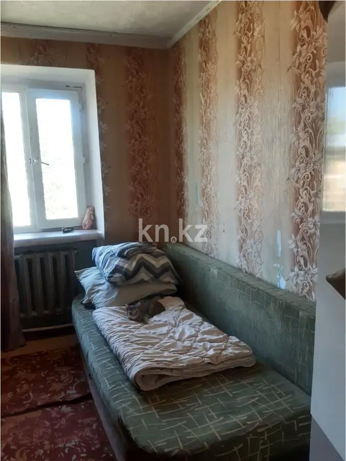 Продажа 3-комнатной квартиры, 50 м², 14-й мкр., дом  16 в Караганде - фото 3
