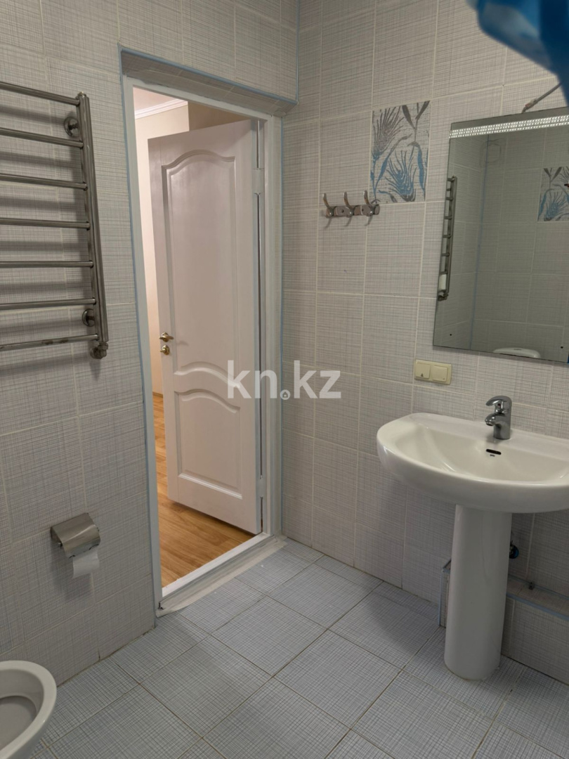 Аренда 2-комнатной квартиры, 96 м², пр. Серкебаева, дом  111 в Алматы - фото 6