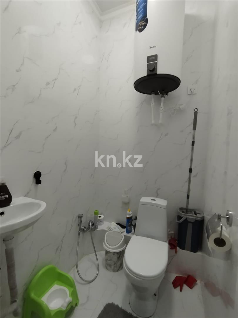 Продажа 2-комнатной квартиры, 67.8 м², ул. Гапеева в Караганде - фото 3