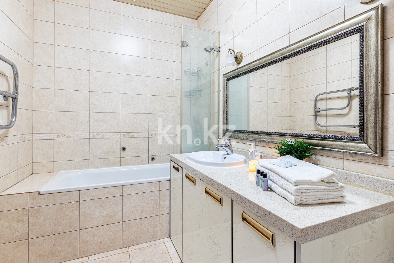 Аренда 3-комнатной квартиры посуточно, 130 м², ул. Кунаева, дом  35/1 в Астане - фото 37