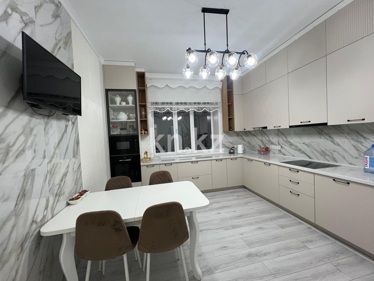 Продажа 3-комнатной квартиры, 95 м², ул. Муканова, дом  1/9 в Караганде