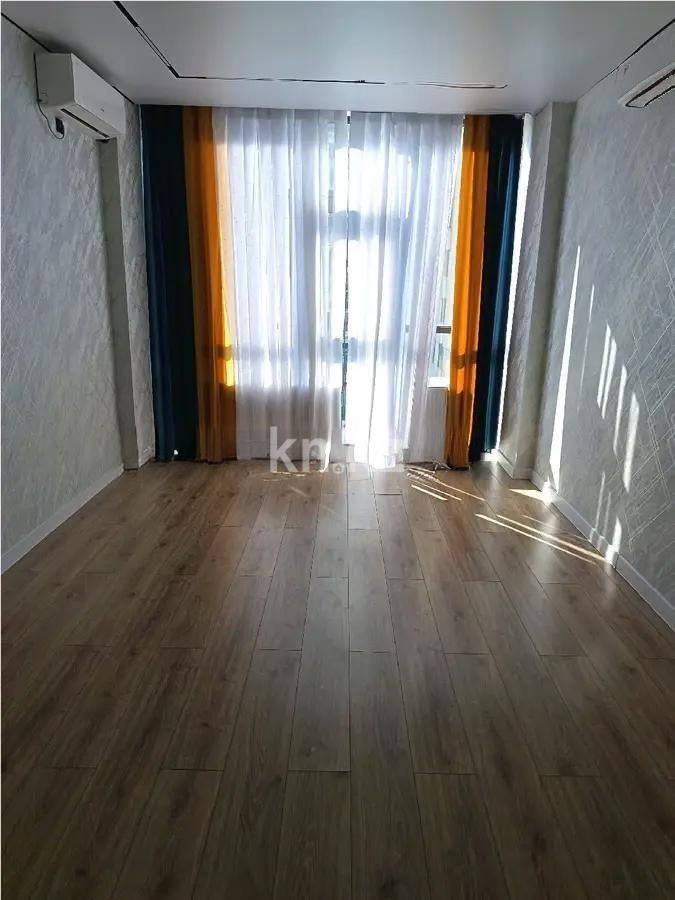 Продажа 3-комнатной квартиры, 70 м², ул. Омарова, дом  1 в Алматы