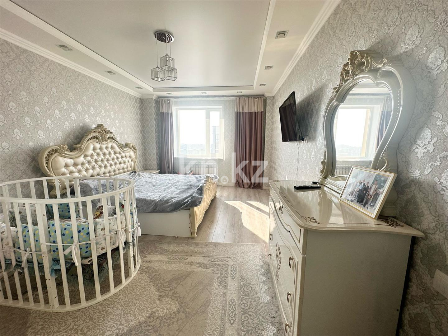 Продажа 3-комнатной квартиры, 93 м², пр. Шахтеров в Караганде