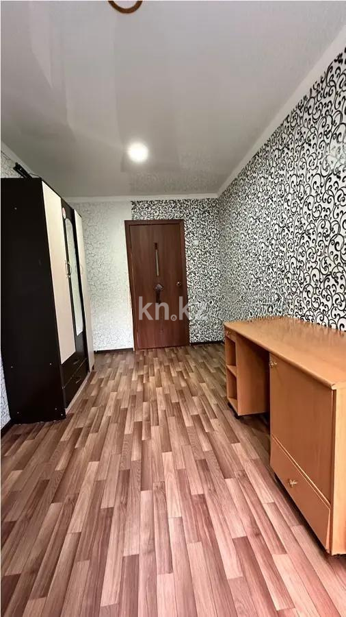 Продажа 3-комнатной квартиры, 57 м², 13 мкр., дом  20 в Караганде - фото 4