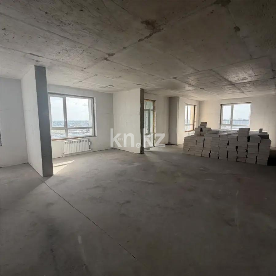 Продажа 4-комнатной квартиры, 130 м² в Караганде