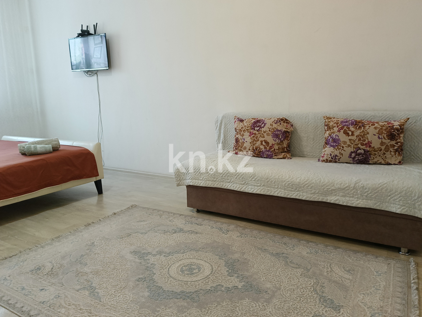 Аренда 1-комнатной квартиры посуточно, 40 м², ул. Бараева, дом  21 - ул. Иманбаевой в Астане