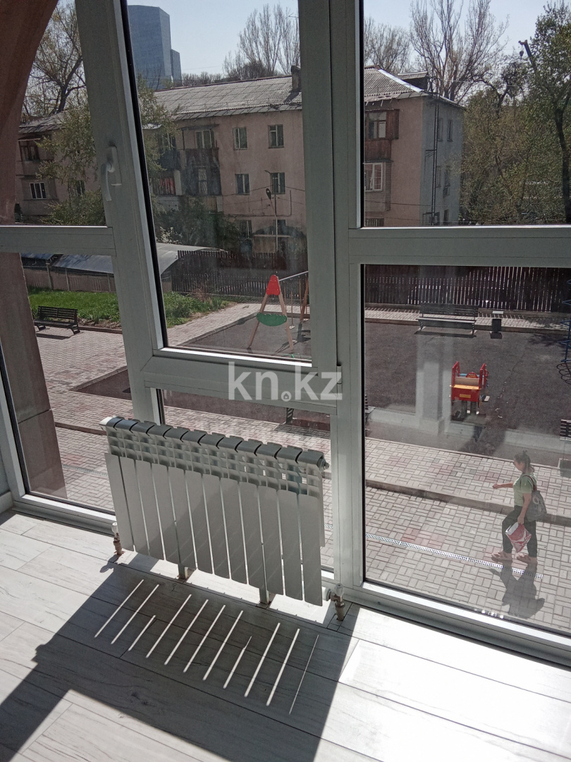 Продажа 4-комнатной квартиры, 136.2 м², ул. Касымова, дом  32 в Алматы - фото 2