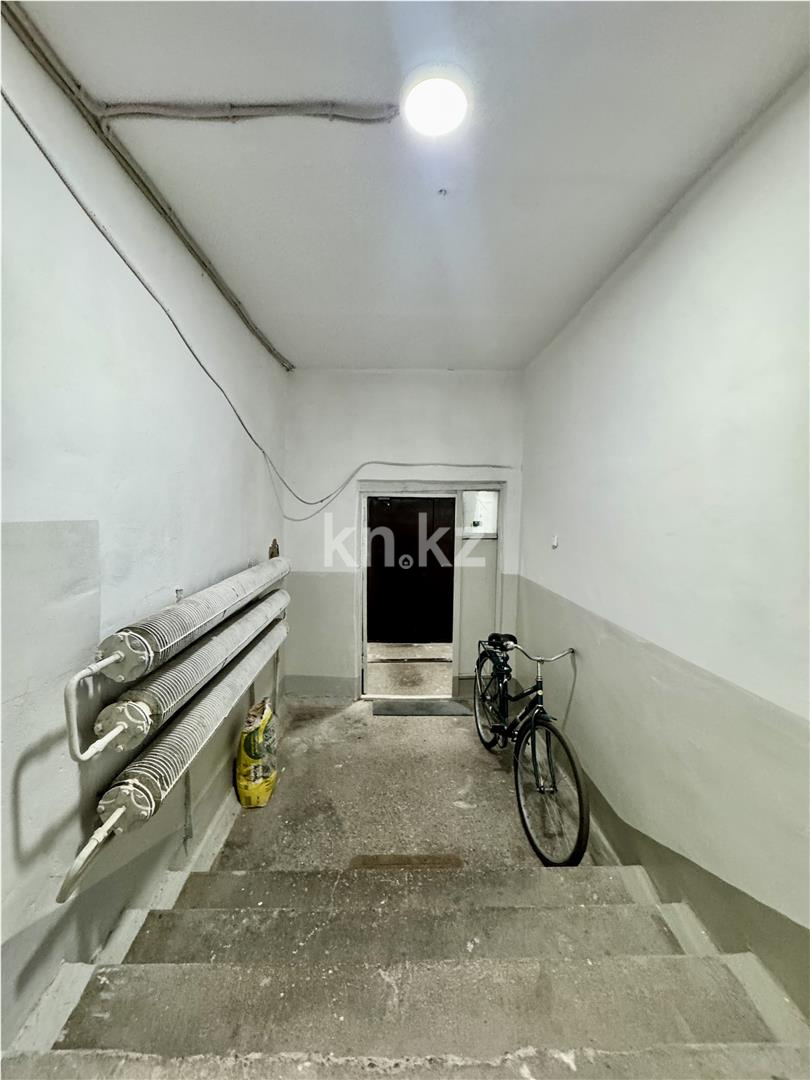 Продажа 3-комнатной квартиры, 63 м², ул. Аманжолова, дом  7 в Караганде - фото 29