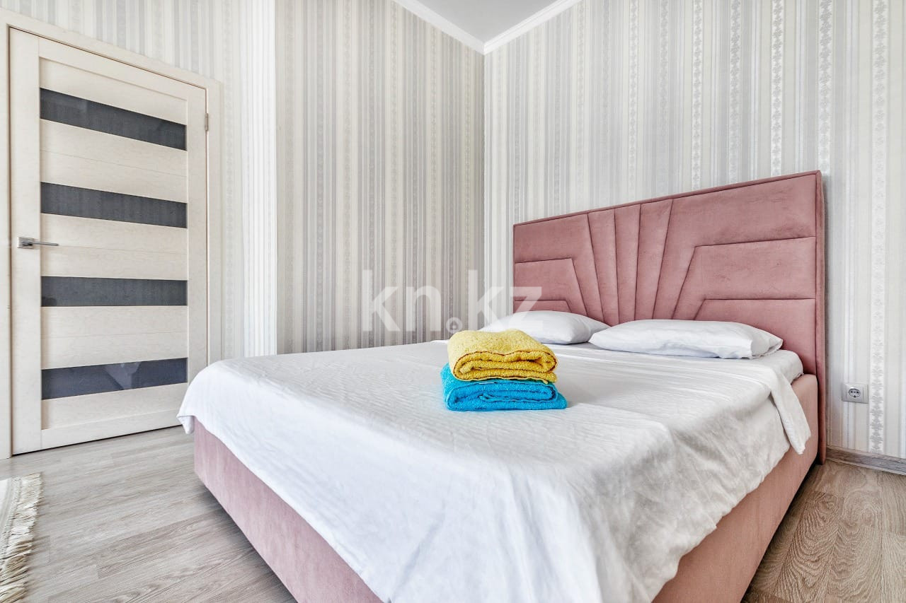 Аренда 1-комнатной квартиры посуточно, 50 м², пр. Кабанбай батыра, дом  29 - ул. Сыганак в Астане