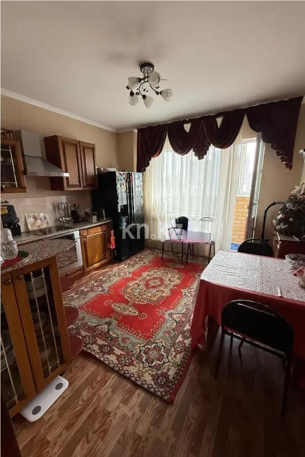 Продажа 3-комнатной квартиры, 90 м², пр. Шахтеров, дом  60 в Караганде - фото 4