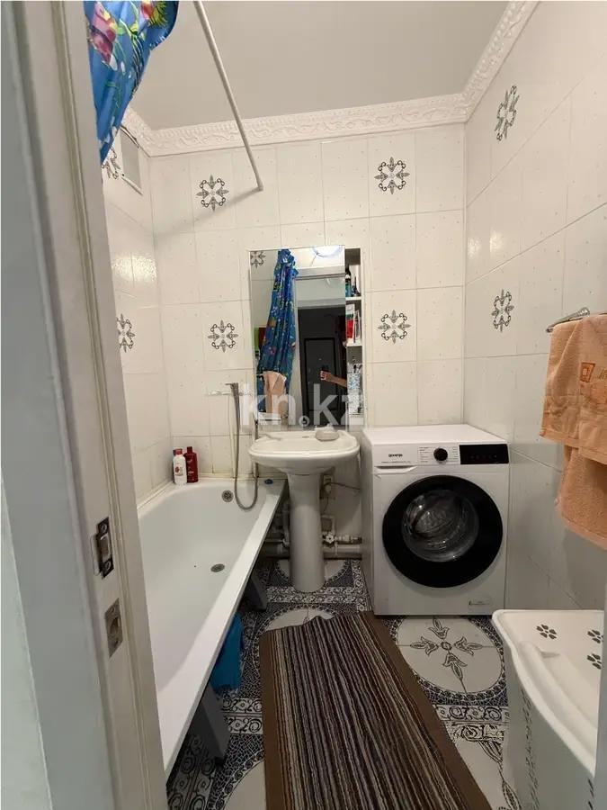 Продажа 3-комнатной квартиры, 63 м², 22-й мкр., дом  31 в Караганде - фото 5