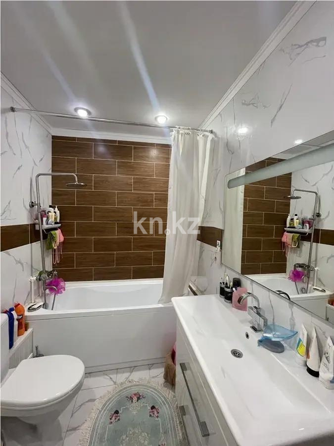 Продажа 2-комнатной квартиры, 64 м², ул. Университетская, дом  78/15 в Караганде - фото 4