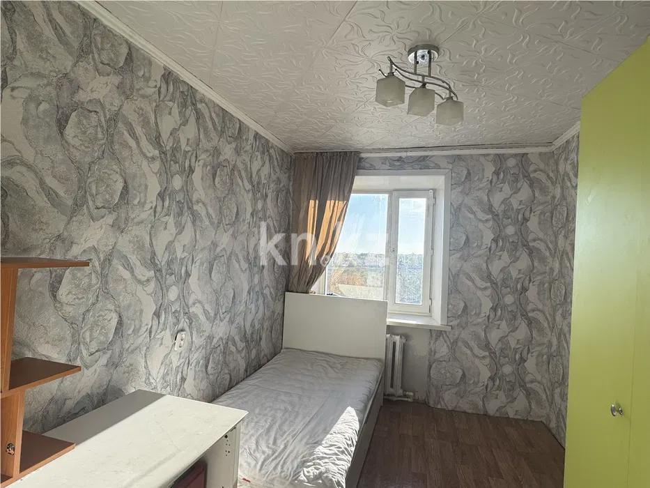 Продажа 3-комнатной квартиры, 63 м², 23-й мкр., дом  4 в Караганде - фото 2