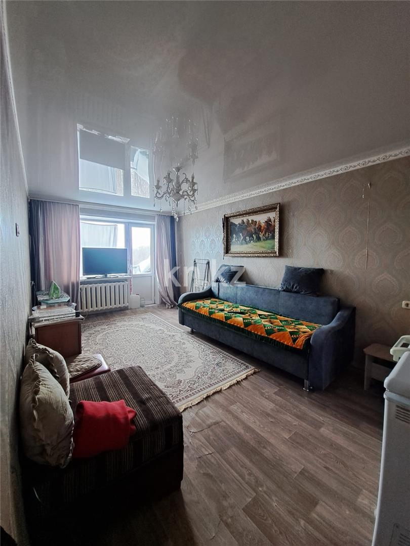 Продажа 2-комнатной квартиры, 43 м², мкр-н 17 в Караганде - фото 2