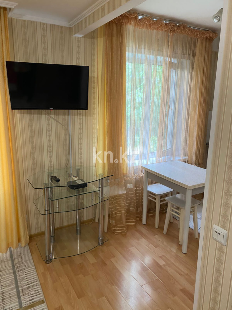 Аренда 1-комнатной квартиры посуточно, 30 м², ул. Отырар, дом  4 - Республики в Астане