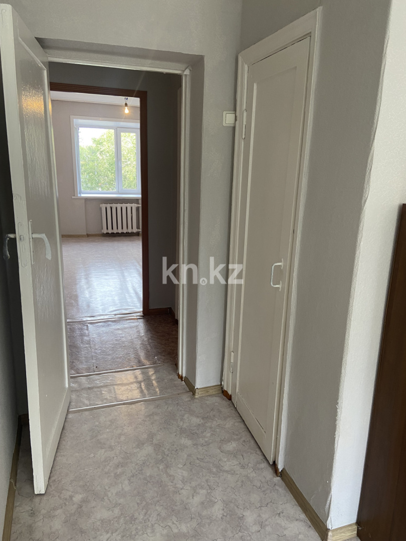 Продажа 3-комнатной квартиры, 55 м², 12-й мкр., дом  29 в Караганде - фото 6