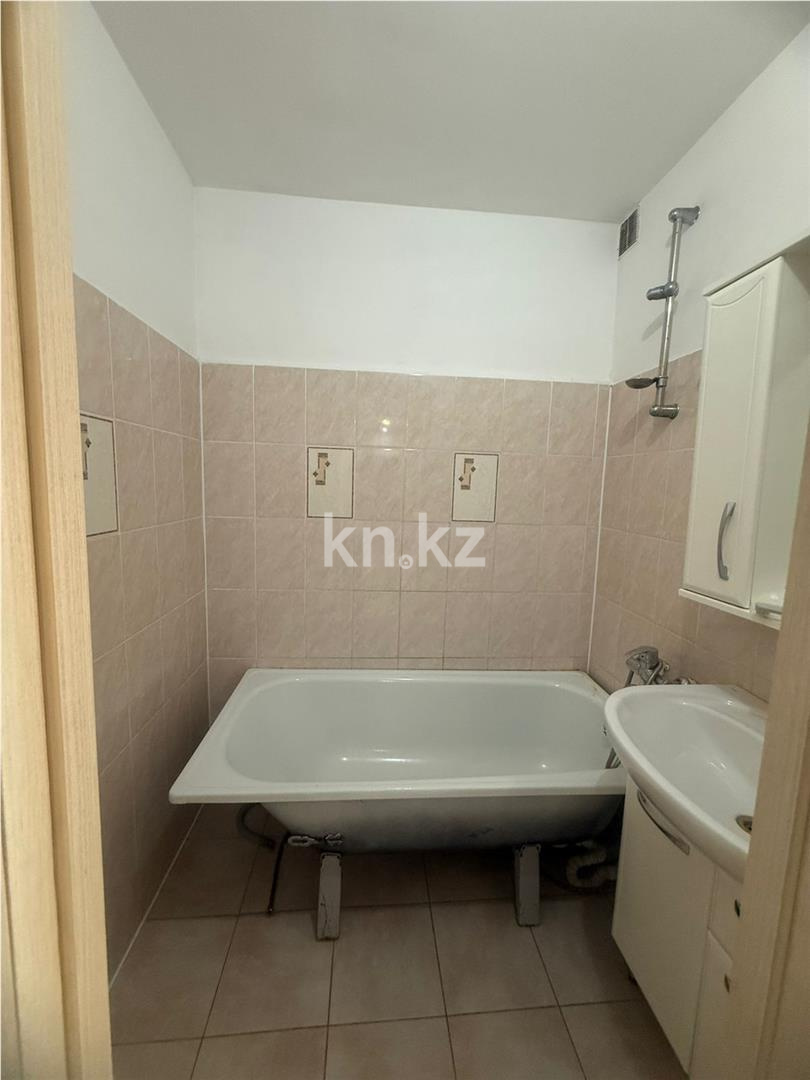 Продажа 3-комнатной квартиры, 66 м², мкр-н Голубые Пруды в Караганде - фото 10